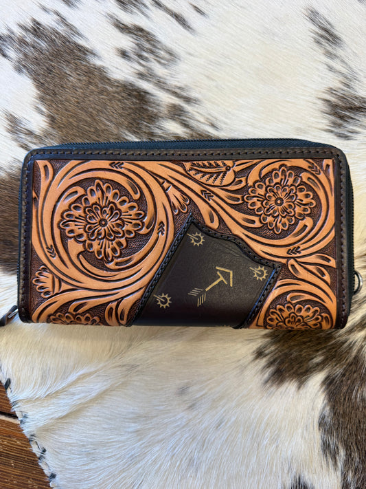 Signature Arrow Wallet