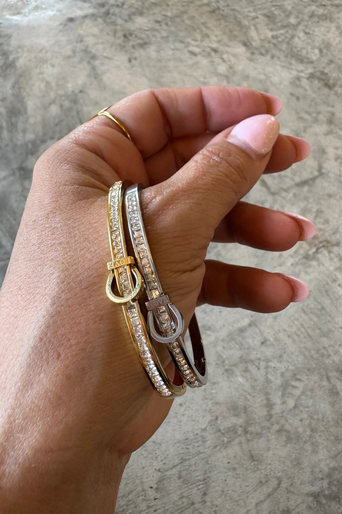 BELT BANGLE BRACELET - Silver