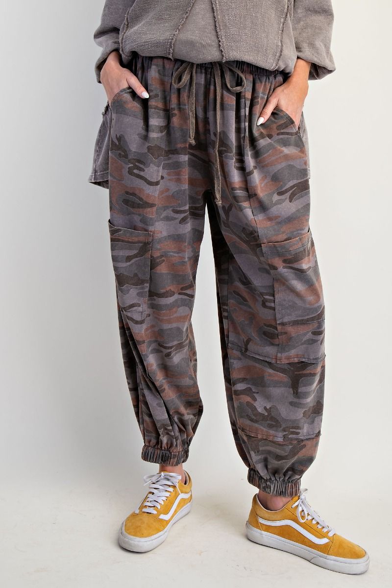 CAMOUFLAGE PRINT WASHED PANTS