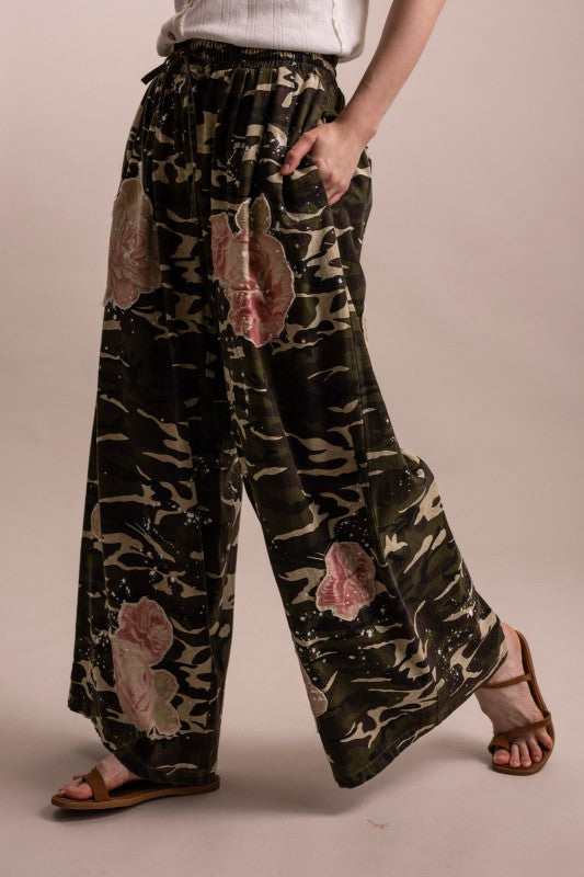FLOWER PATCHWORK CAMO PRINT WIDE LEG PANTS