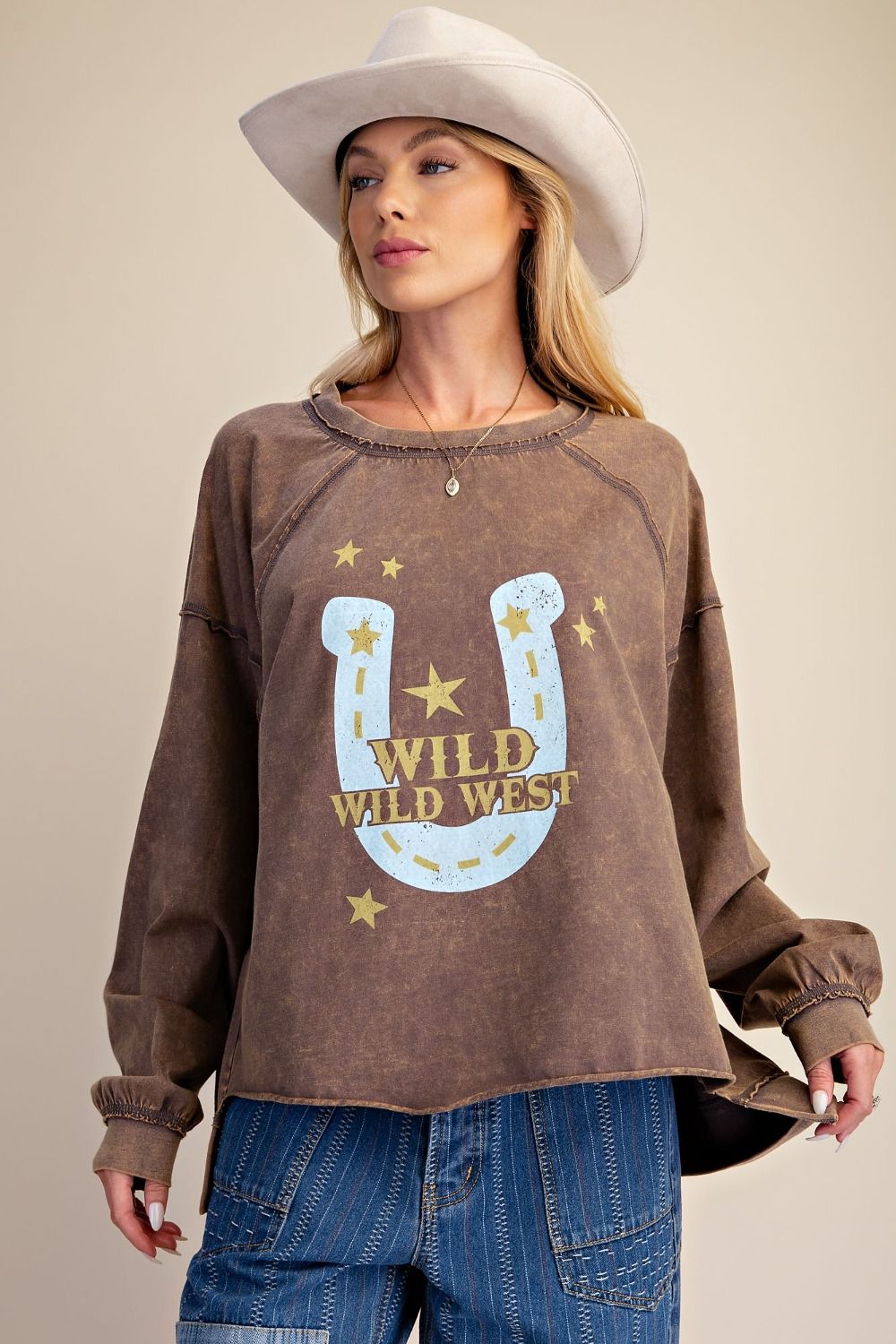 HORSESHOE GRAPHIC WASHED TOP