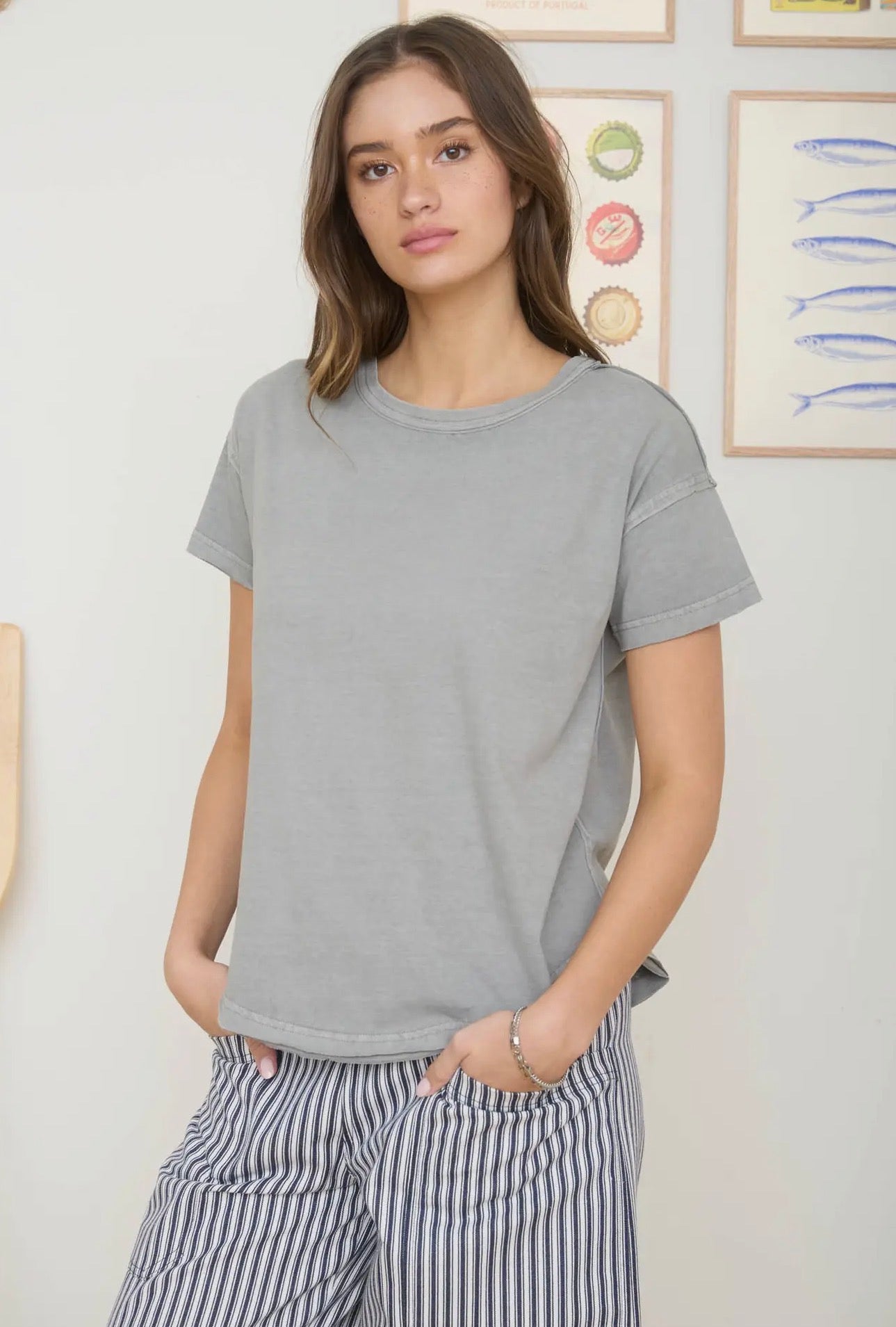 Round Neck Short Sleeve Exposed Seam Knit Top