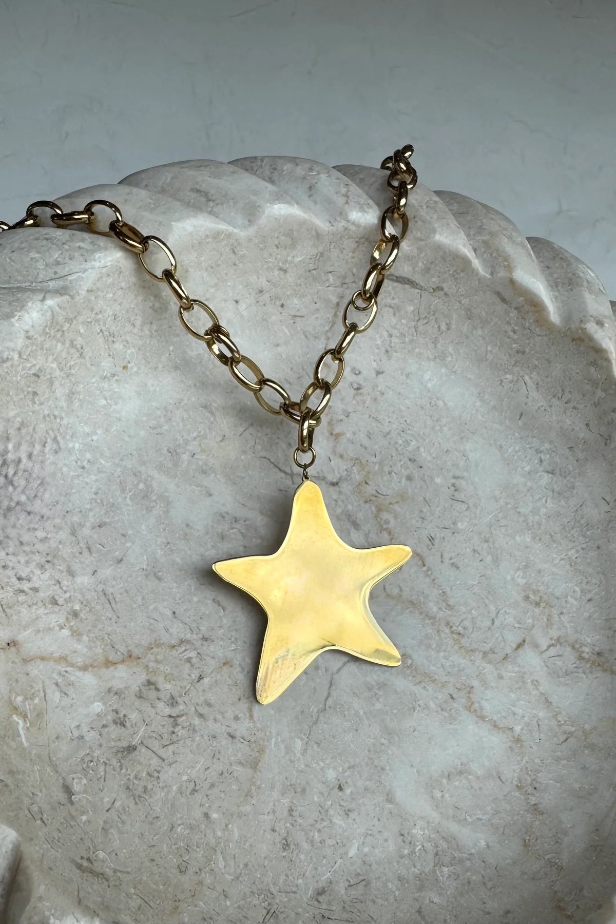 YOU'RE A STAR CHARM NECKLACE