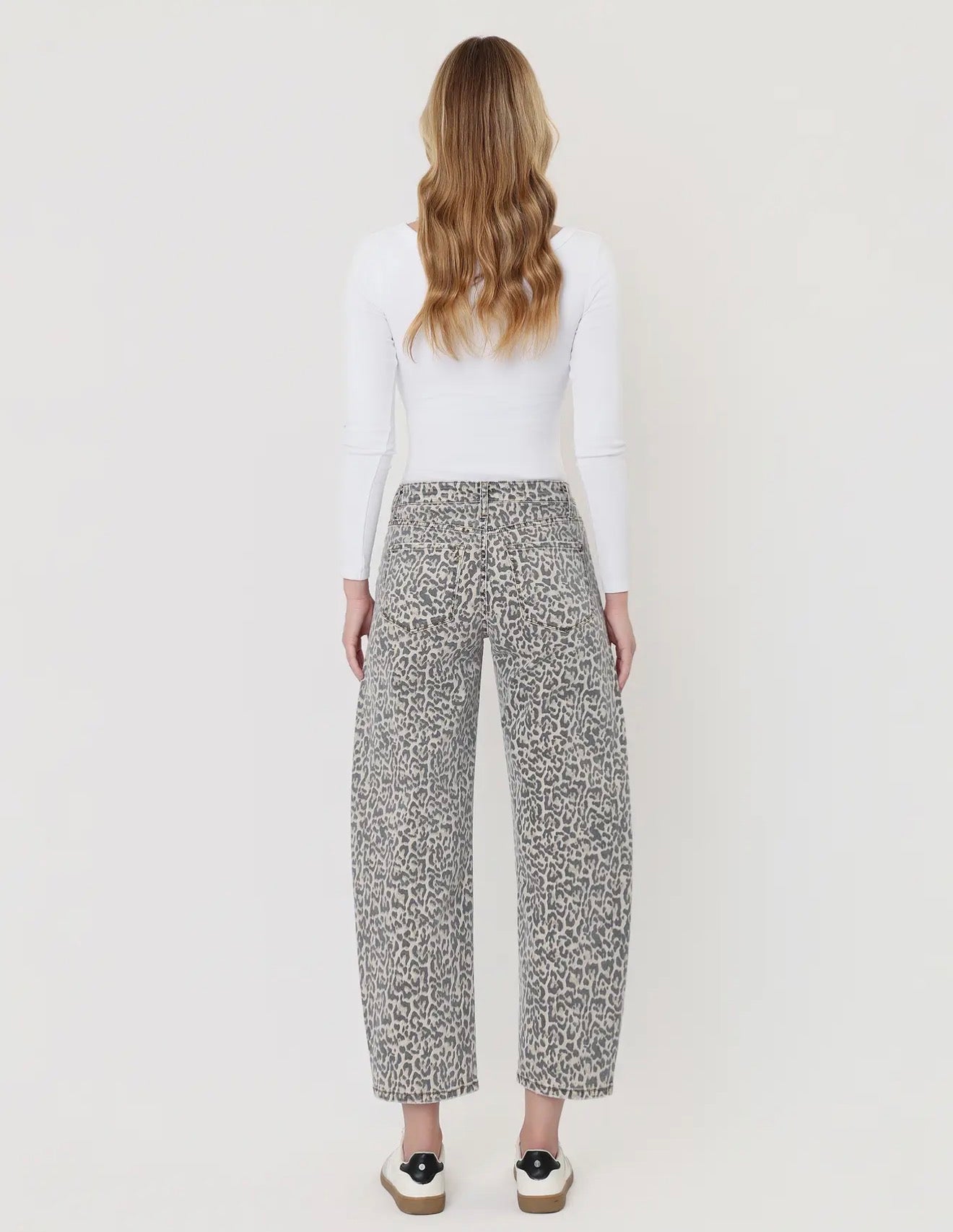 High Rise Leopard Print Utility Barrel
Jeans