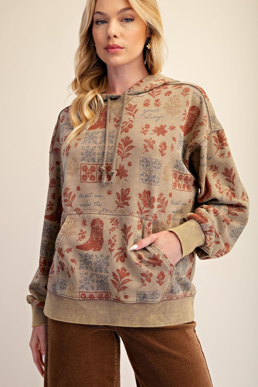PRINTED WASHED TERRY HOODED PULLOVER
