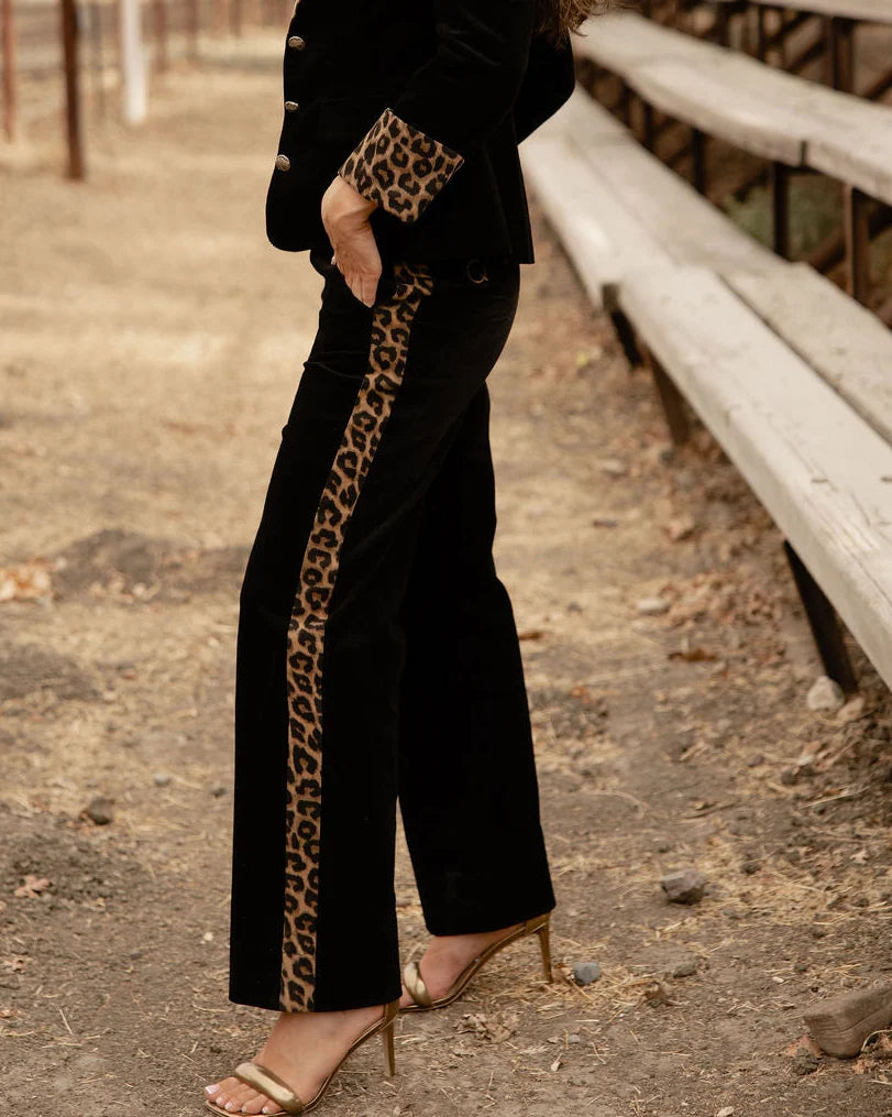 LADY IN LEOPARD PANT