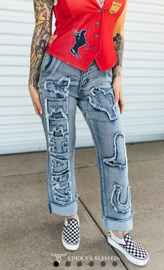 LIGHT VINTAGE WASH DISTRESSED WESTERN PATCH MID RISE
BOYFRIEND JEANS (28IN AFTER FOLD)