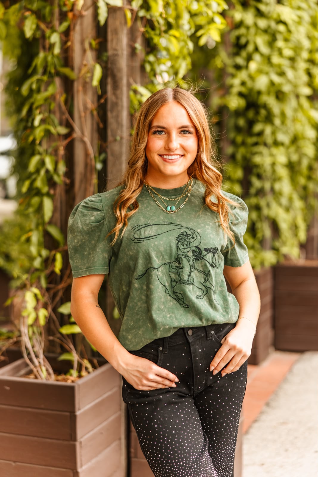 GREEN OLIVE MINERAL WASH COWBOY EMBROIDERED PUFF
SHORT SLEEVE TOP