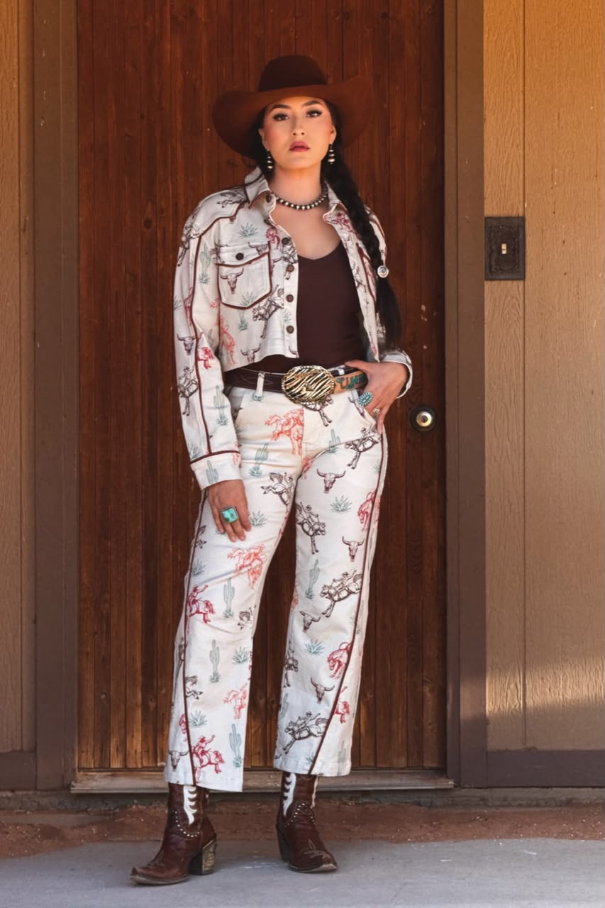 CREAM WESTERN PRINT STRETCH DENIM MID RISE BARREL JEANS   (28IN INSEAM)