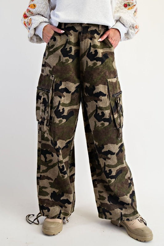 CAMOUFLAGE PRINT CARGO
PANTS