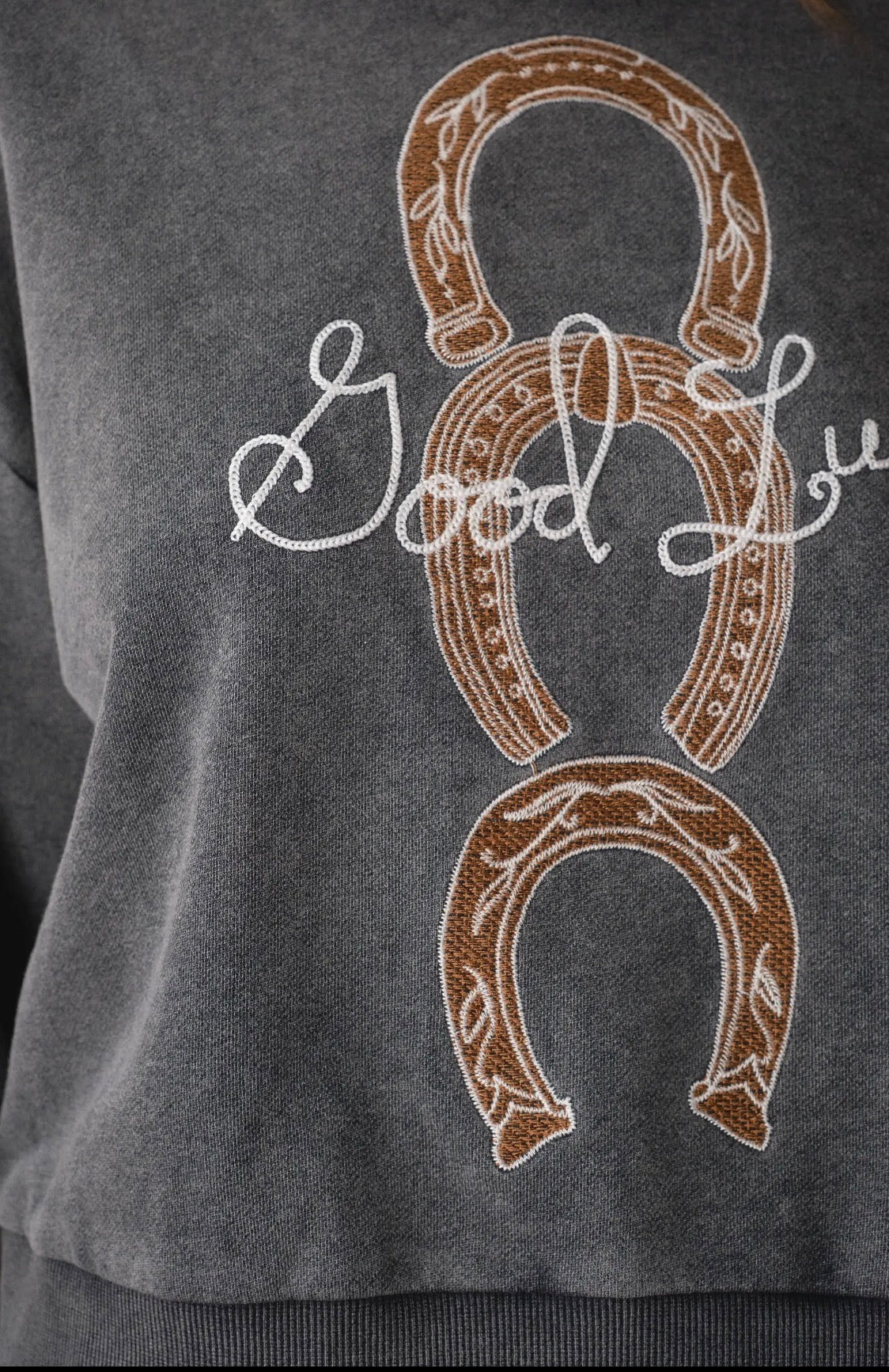 Western Horseshoe Mineral
Wash Sweatshirt