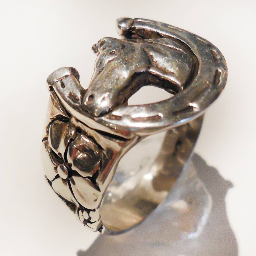 Lucky Horseshoe & Flowers Ring