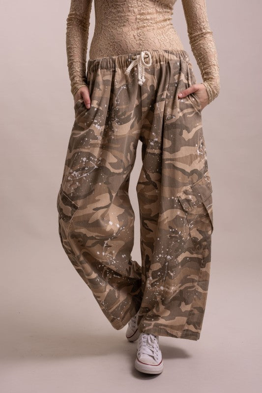 CAMOUFLAGE BAGGY PULL-ON CARGO PANTS
