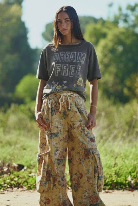 DREAM FREE FLORAL GRAPHIC MINERAL WASH TOP