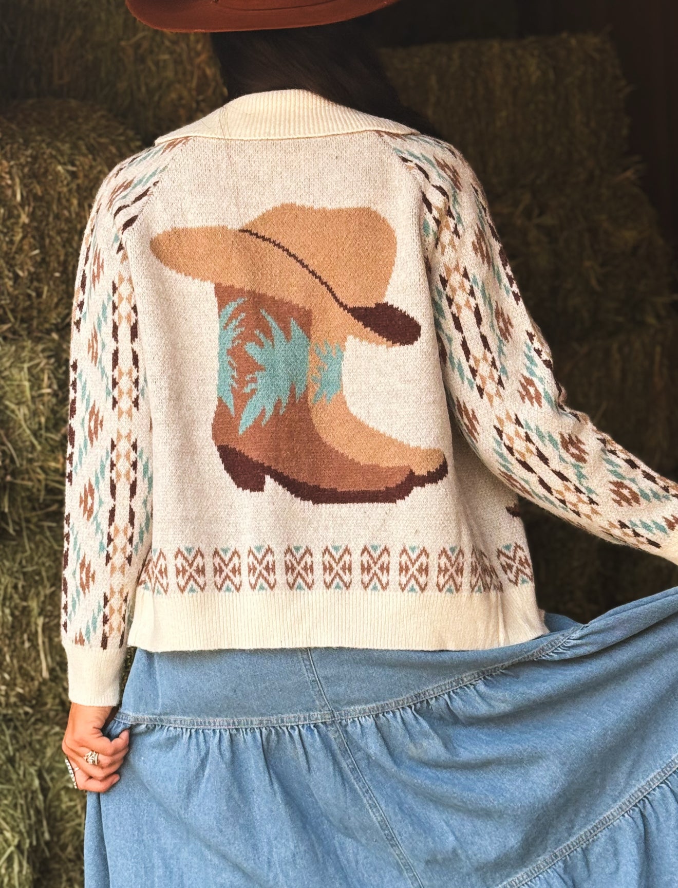 WESTERN CREAM BOOT PRINTED KNIT SWEATER