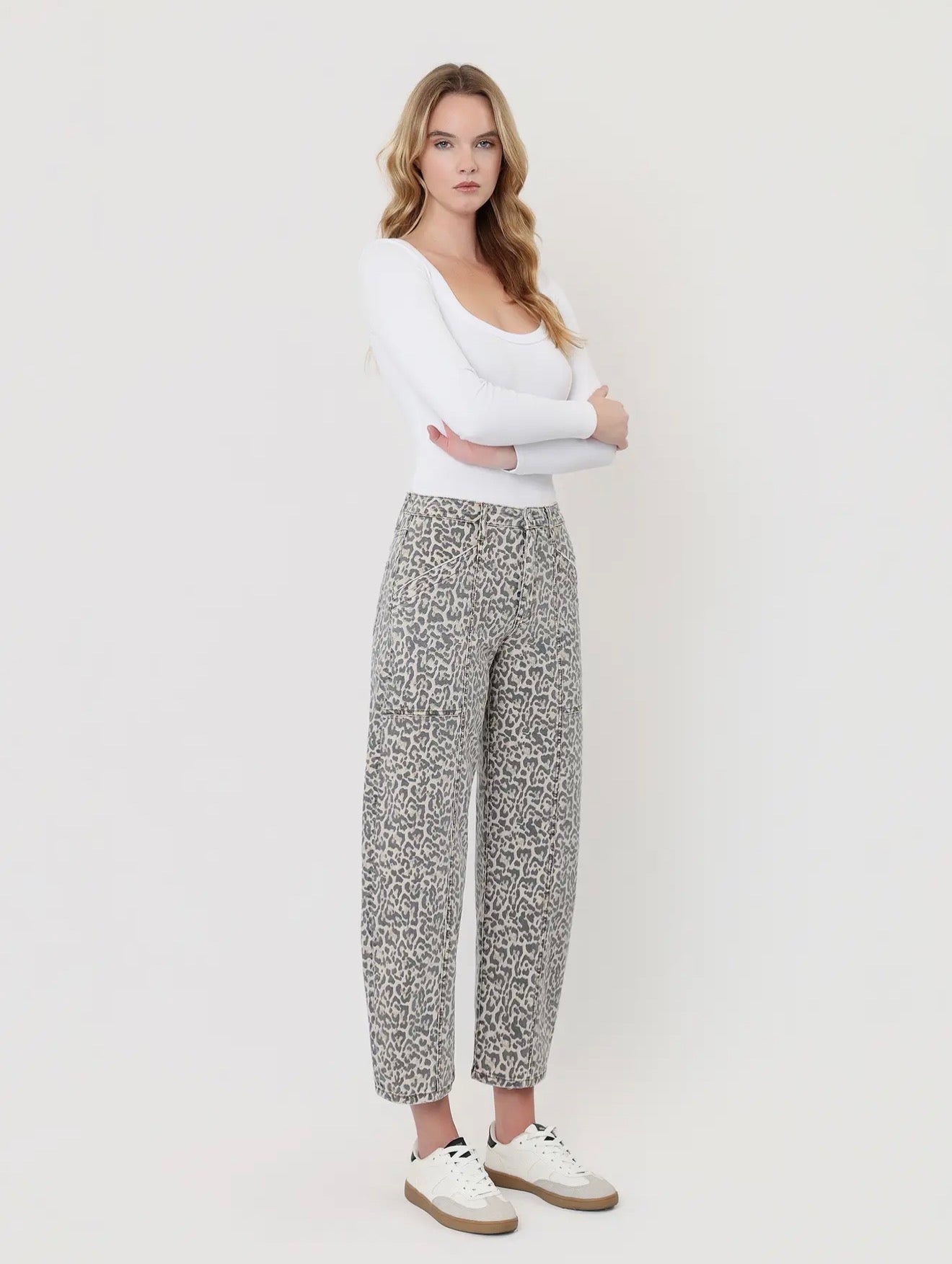High Rise Leopard Print Utility Barrel
Jeans