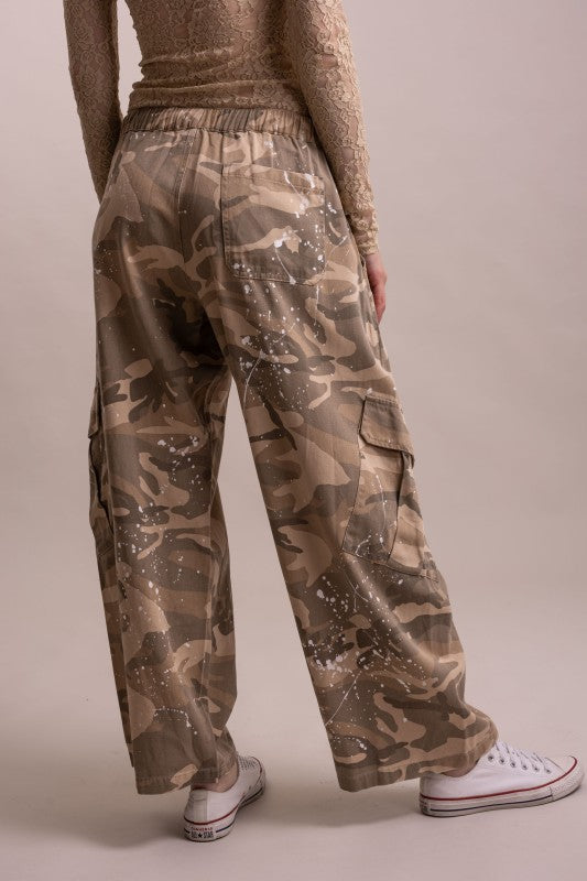 CAMOUFLAGE BAGGY PULL-ON CARGO PANTS