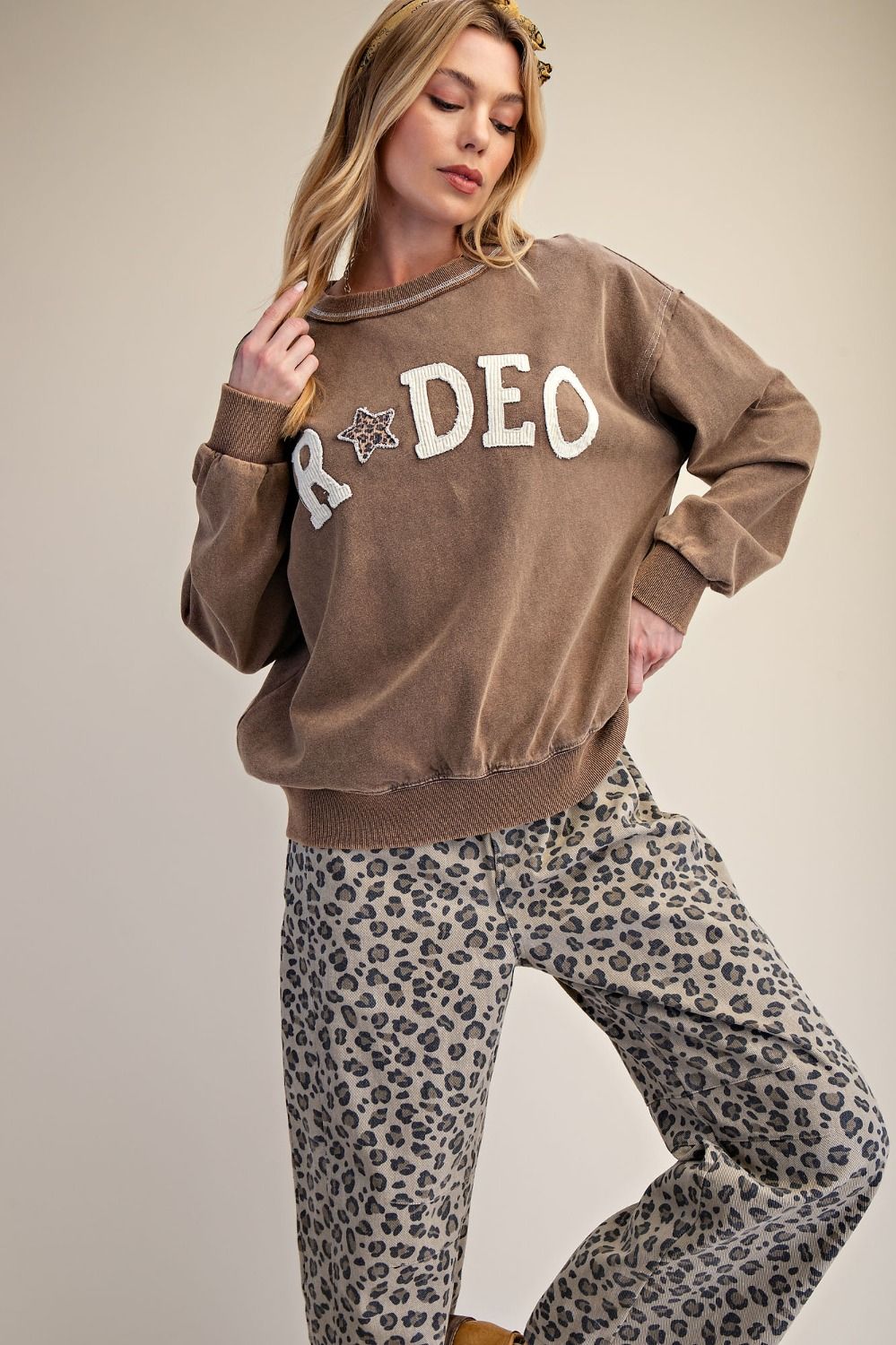 RODEO PATCH FRONT WASHED TERRY PULLOVER