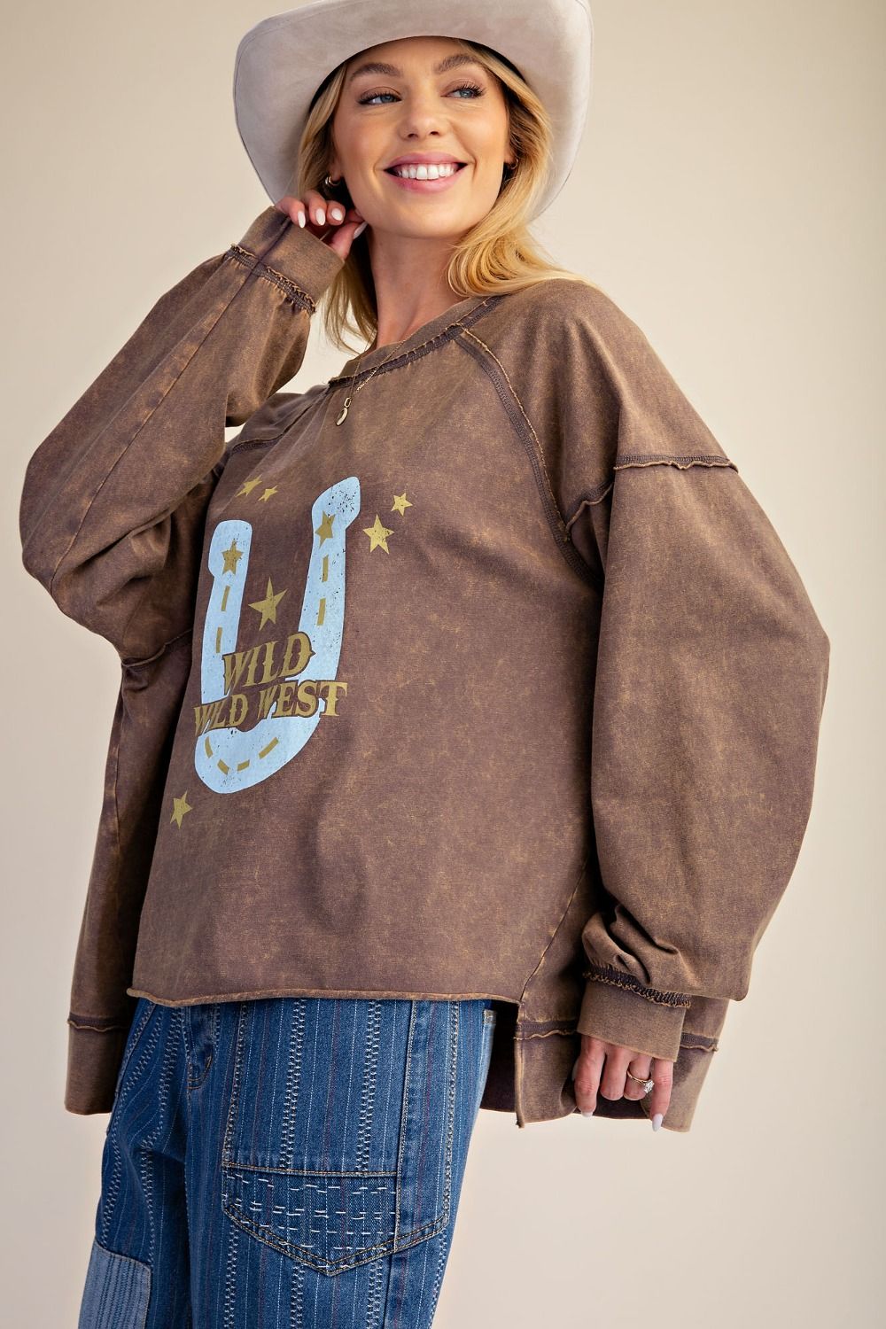 HORSESHOE GRAPHIC WASHED TOP