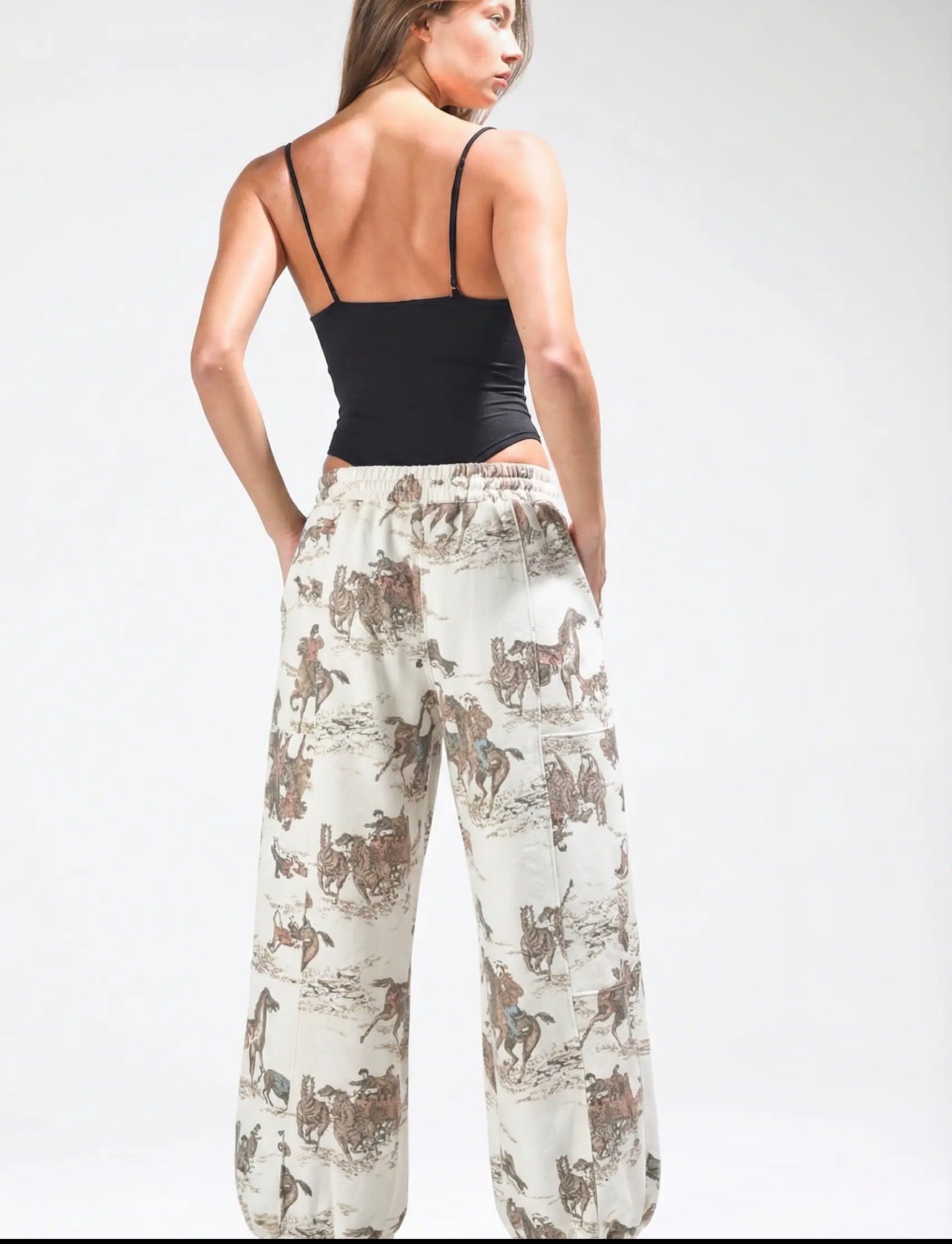 Horse Print Elastic Waist
Cuffed Sweatpants
