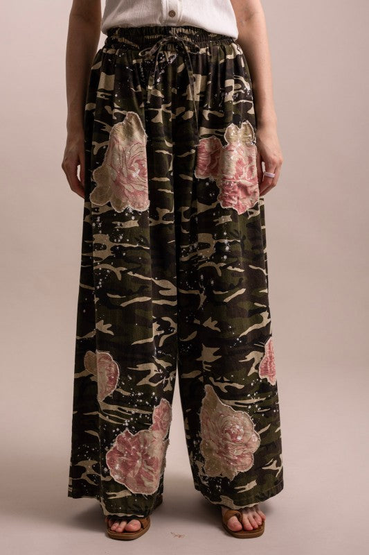 FLOWER PATCHWORK CAMO PRINT WIDE LEG PANTS
