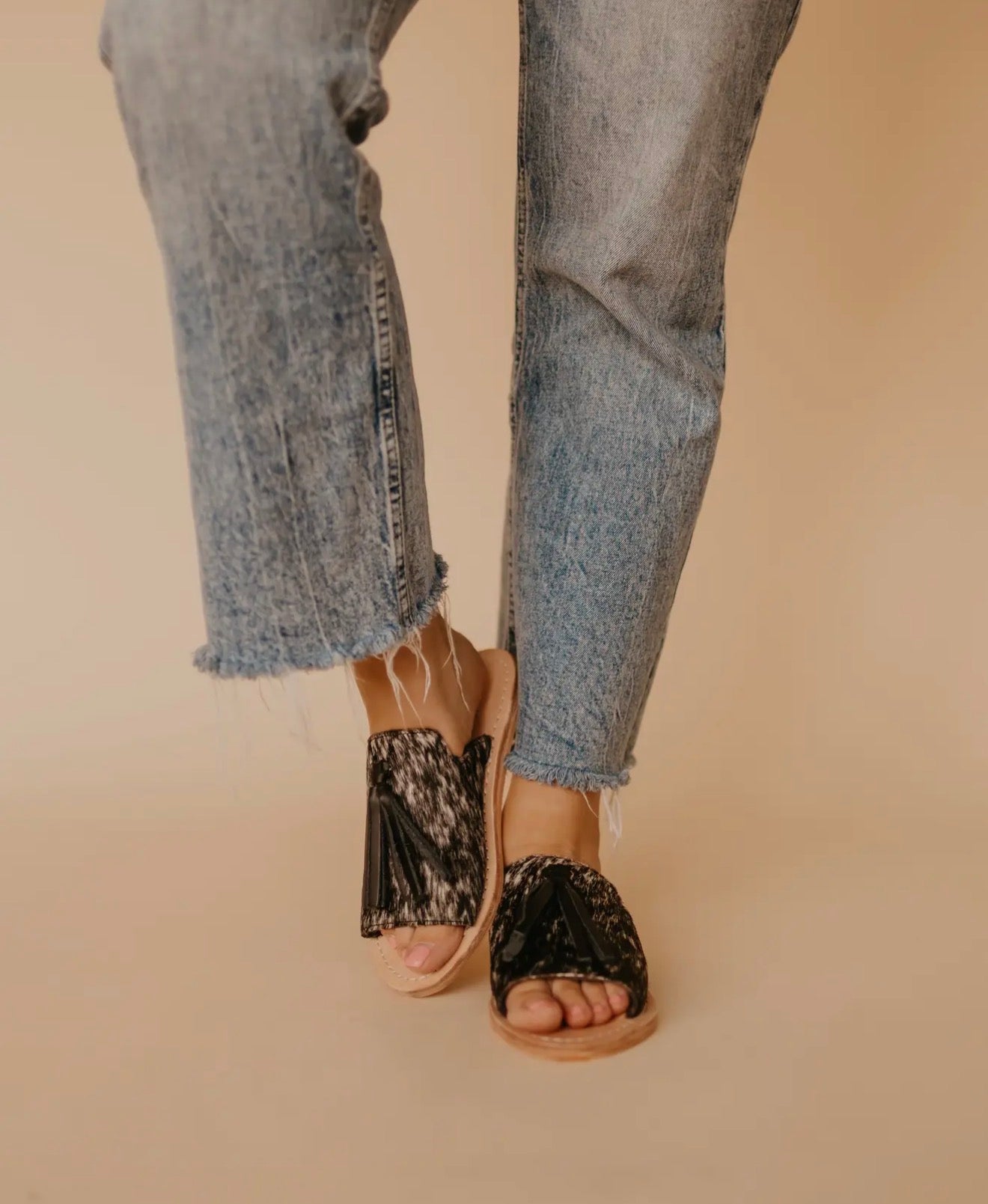 Tessa Cowhide Sandal w/ Tassel