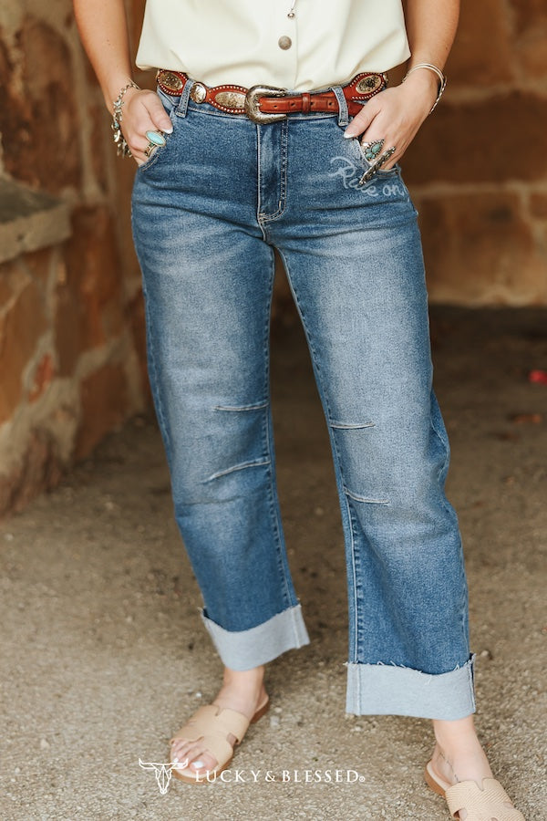 RIDE ON BARRELL CUFFED MID RISE
JEANS (28IN AFTER FOLD)