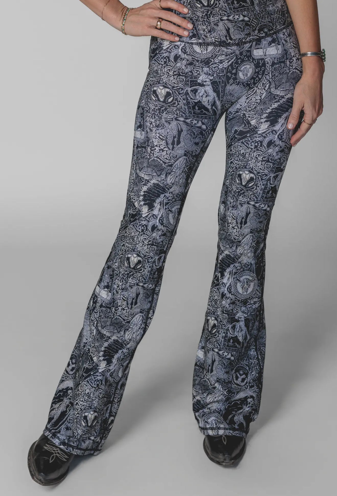 Gunsmoke Leggings - Flirt