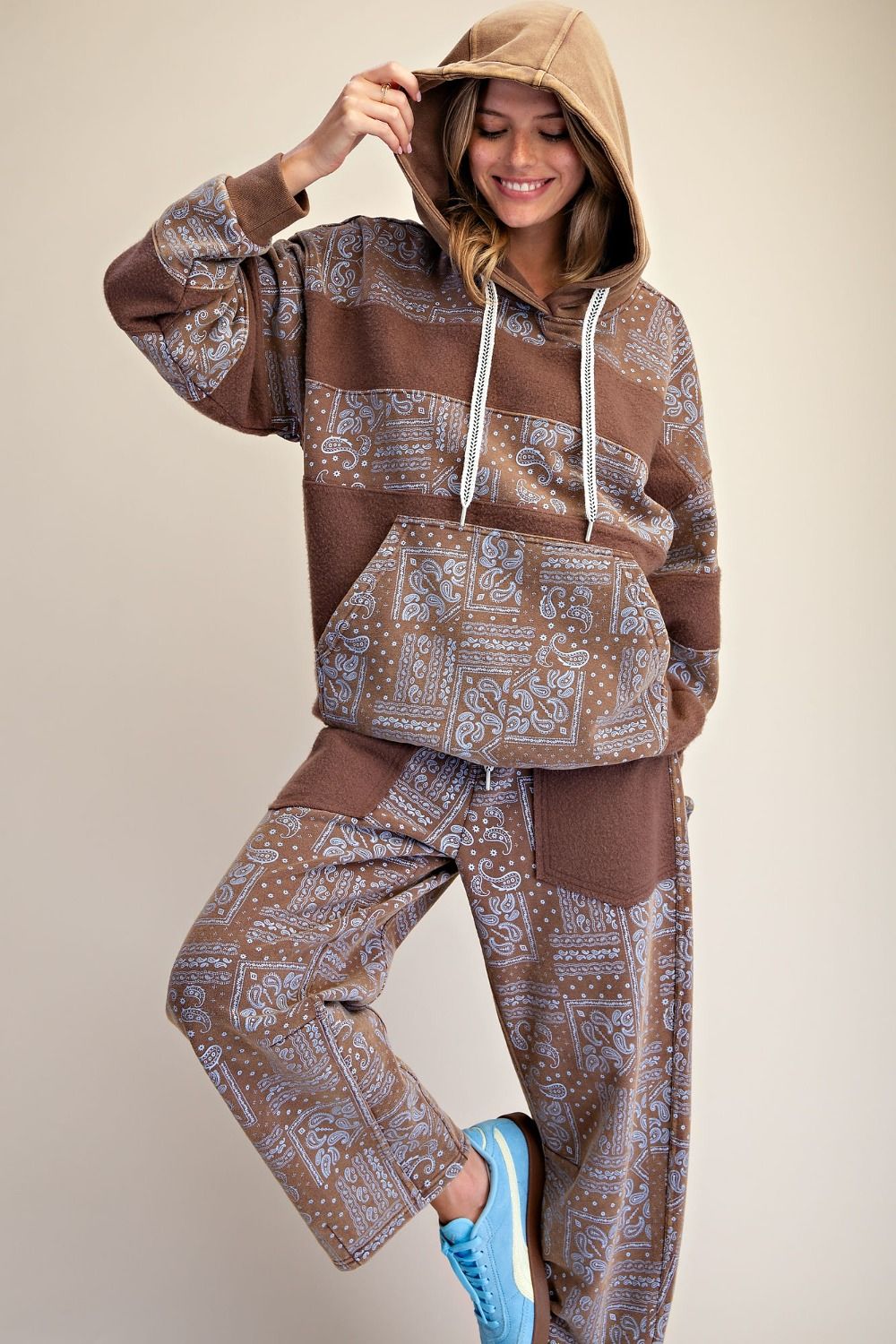 BANDANA PRINTED WASHED PULLOVER HOODIE