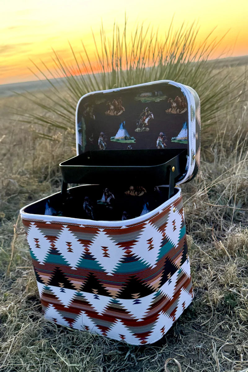 WILD PLAINS MAKEUP BOX