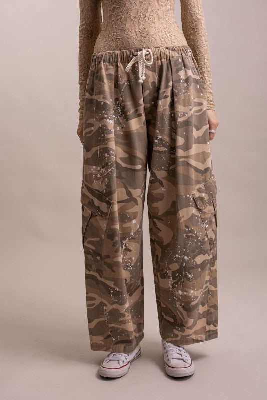 CAMOUFLAGE BAGGY PULL-ON CARGO PANTS