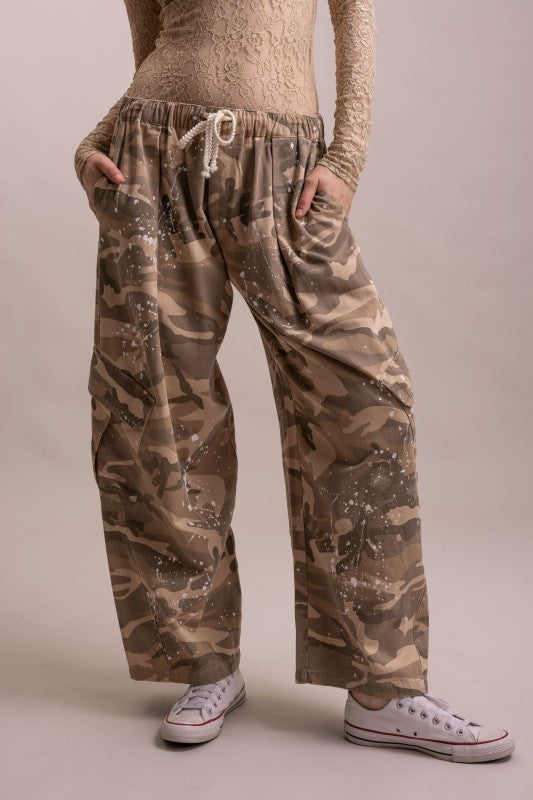 CAMOUFLAGE BAGGY PULL-ON CARGO PANTS