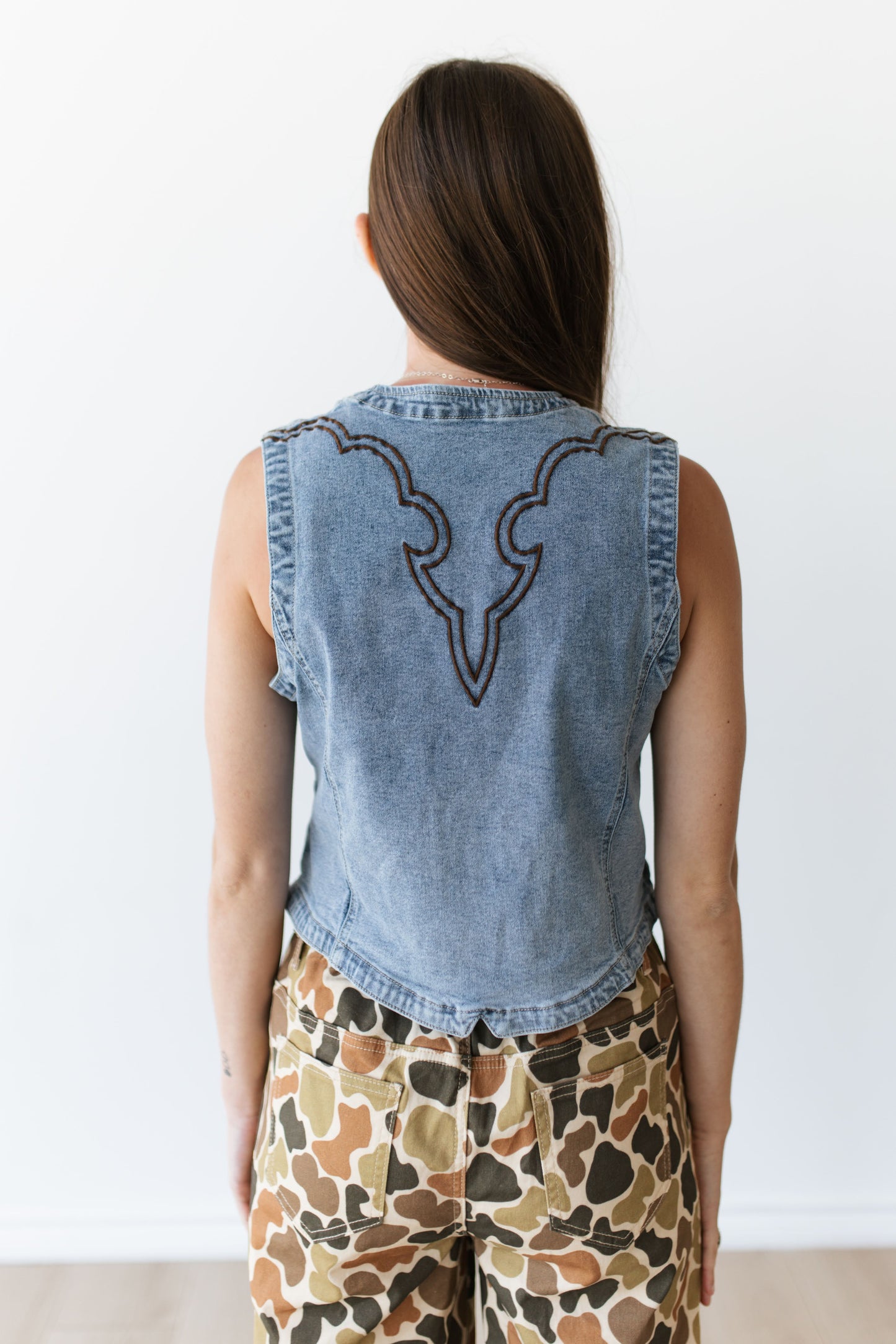 Roping Cowboy Embroidery Vest