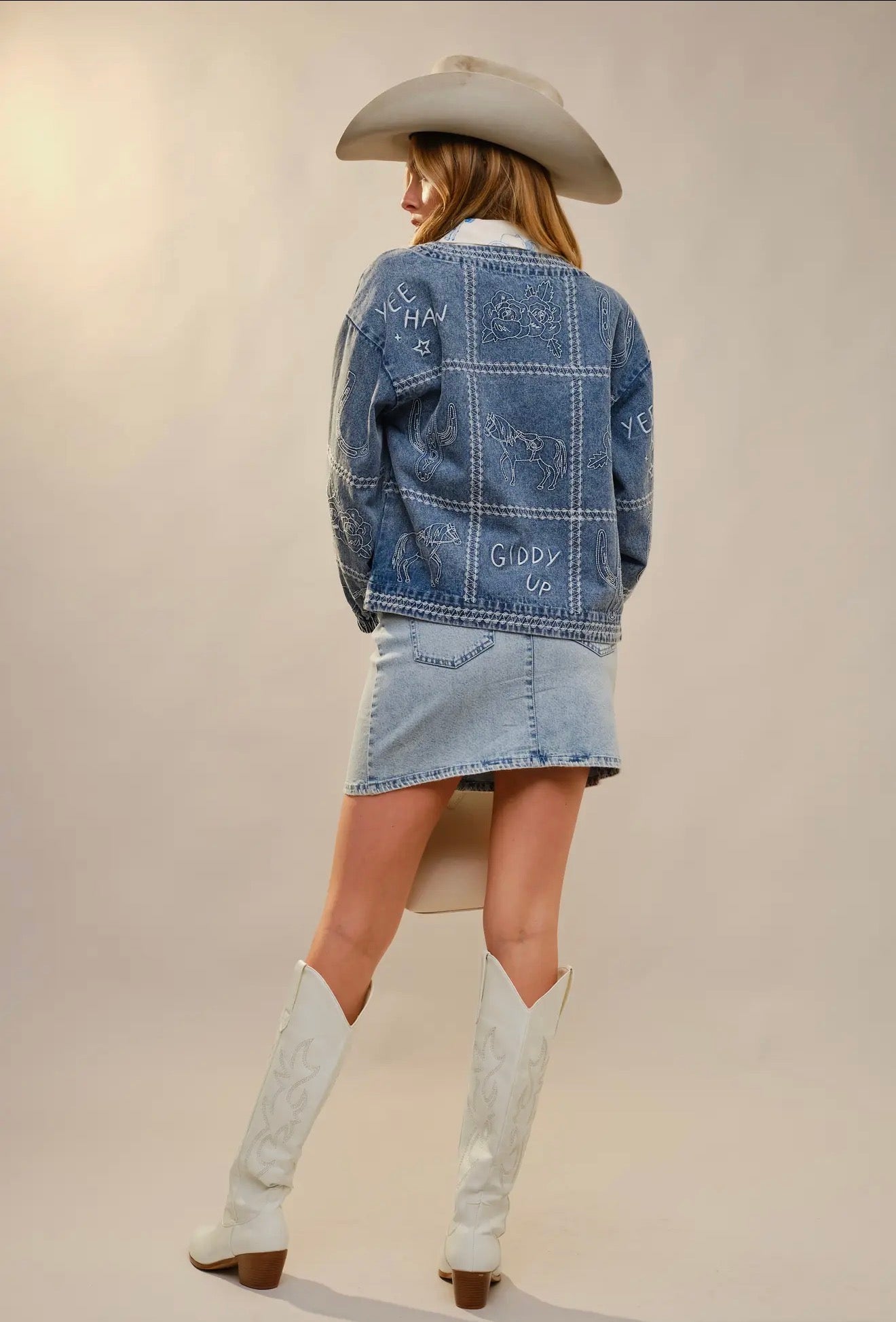 Western Embroidery Puff Sleeve
Denim Jacket