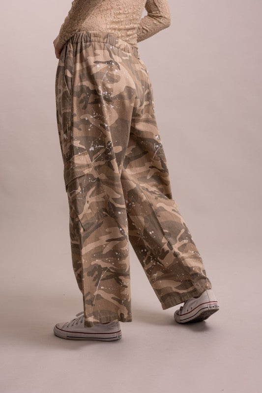 CAMOUFLAGE BAGGY PULL-ON CARGO PANTS