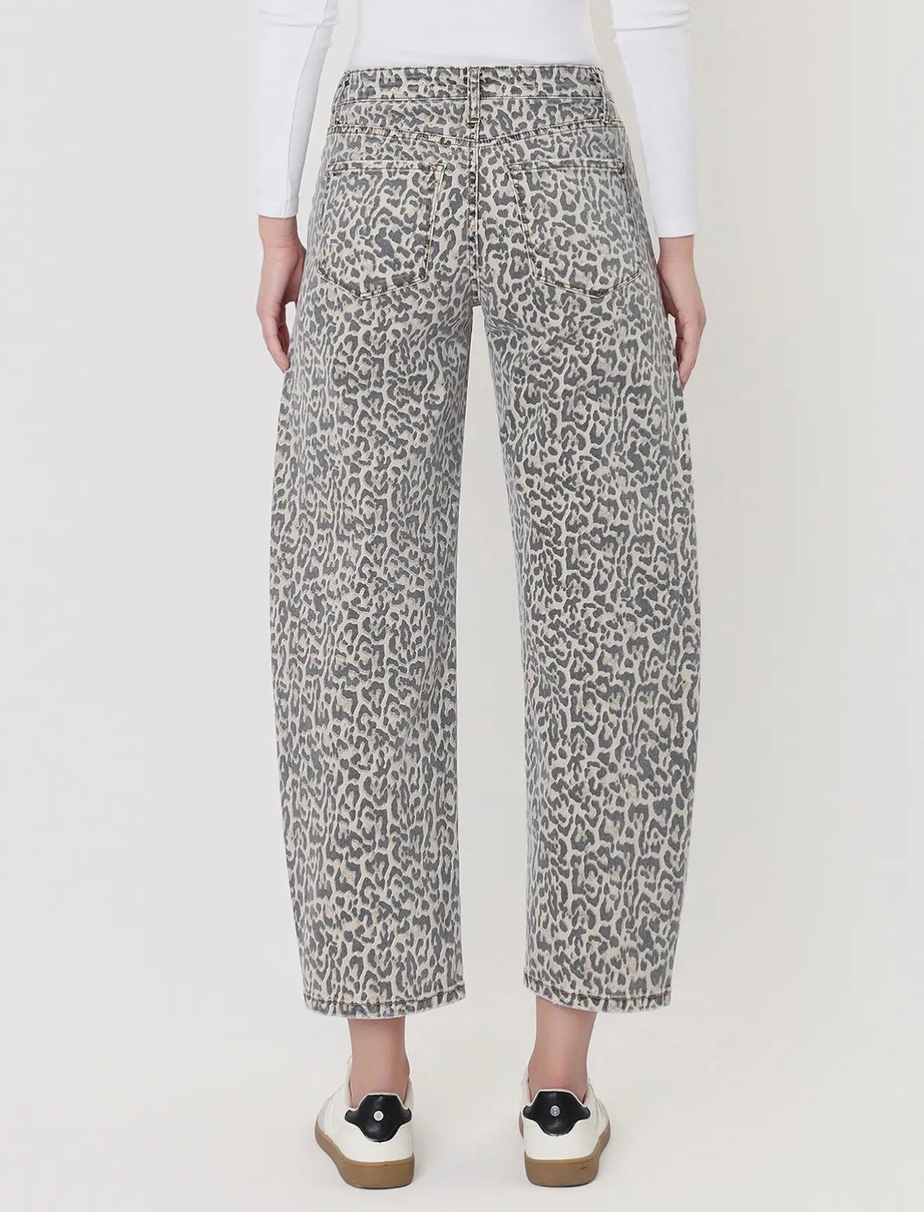 High Rise Leopard Print Utility Barrel
Jeans