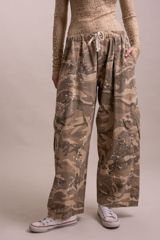 CAMOUFLAGE BAGGY PULL-ON CARGO PANTS