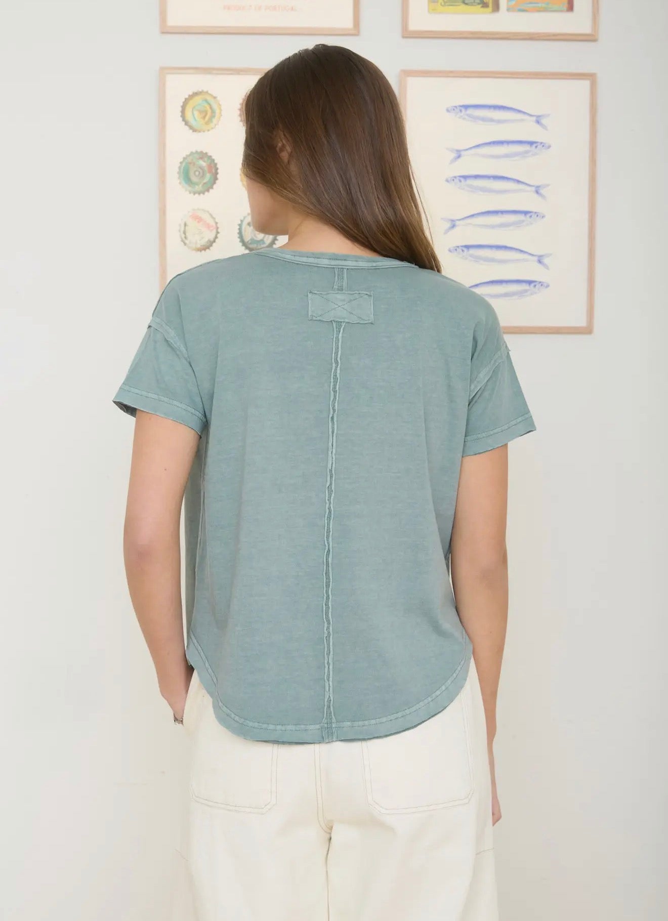 Round Neck Short Sleeve Exposed Seam Knit Top