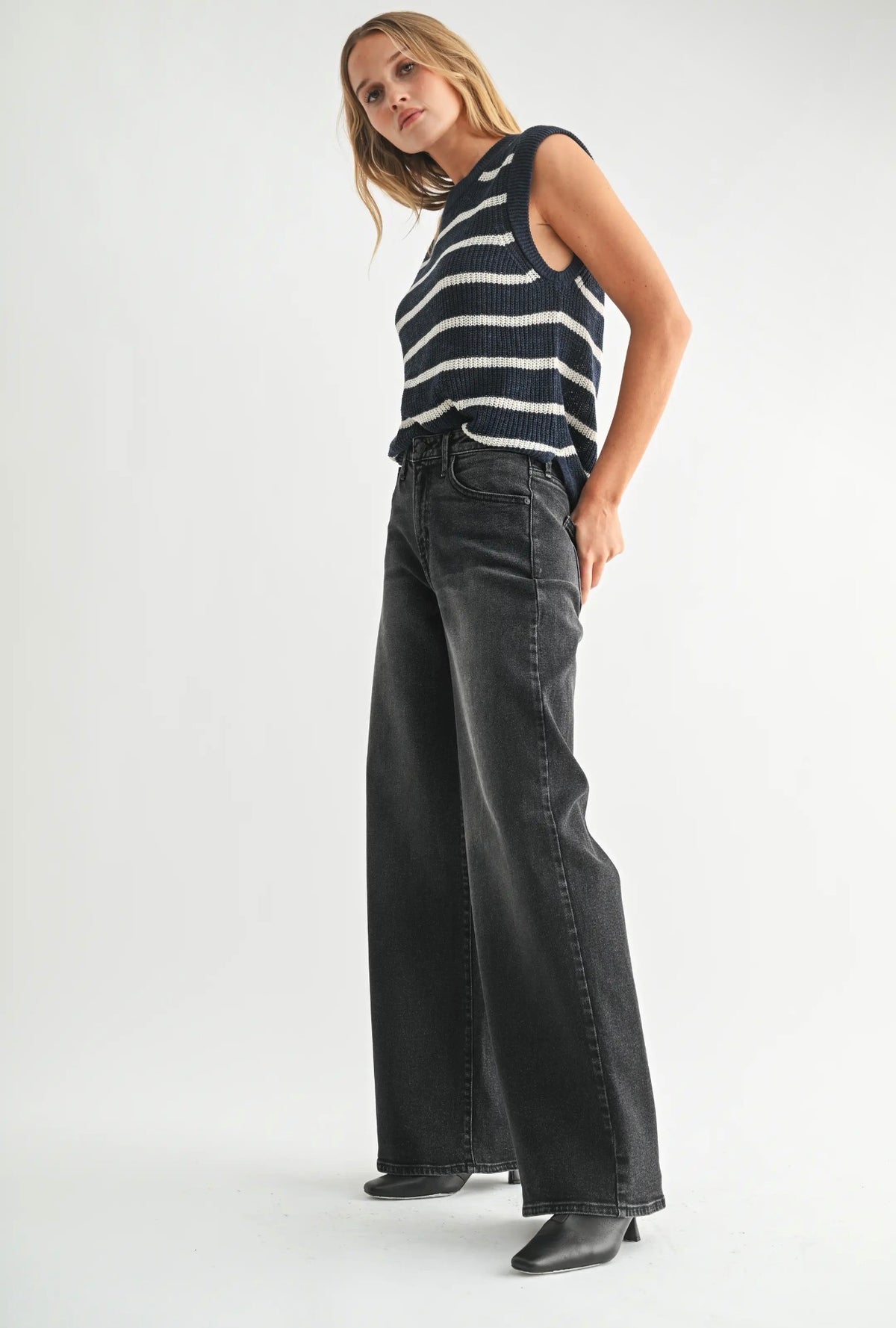 Full Length Relaxed Ultra Wide Leg - Washed Black