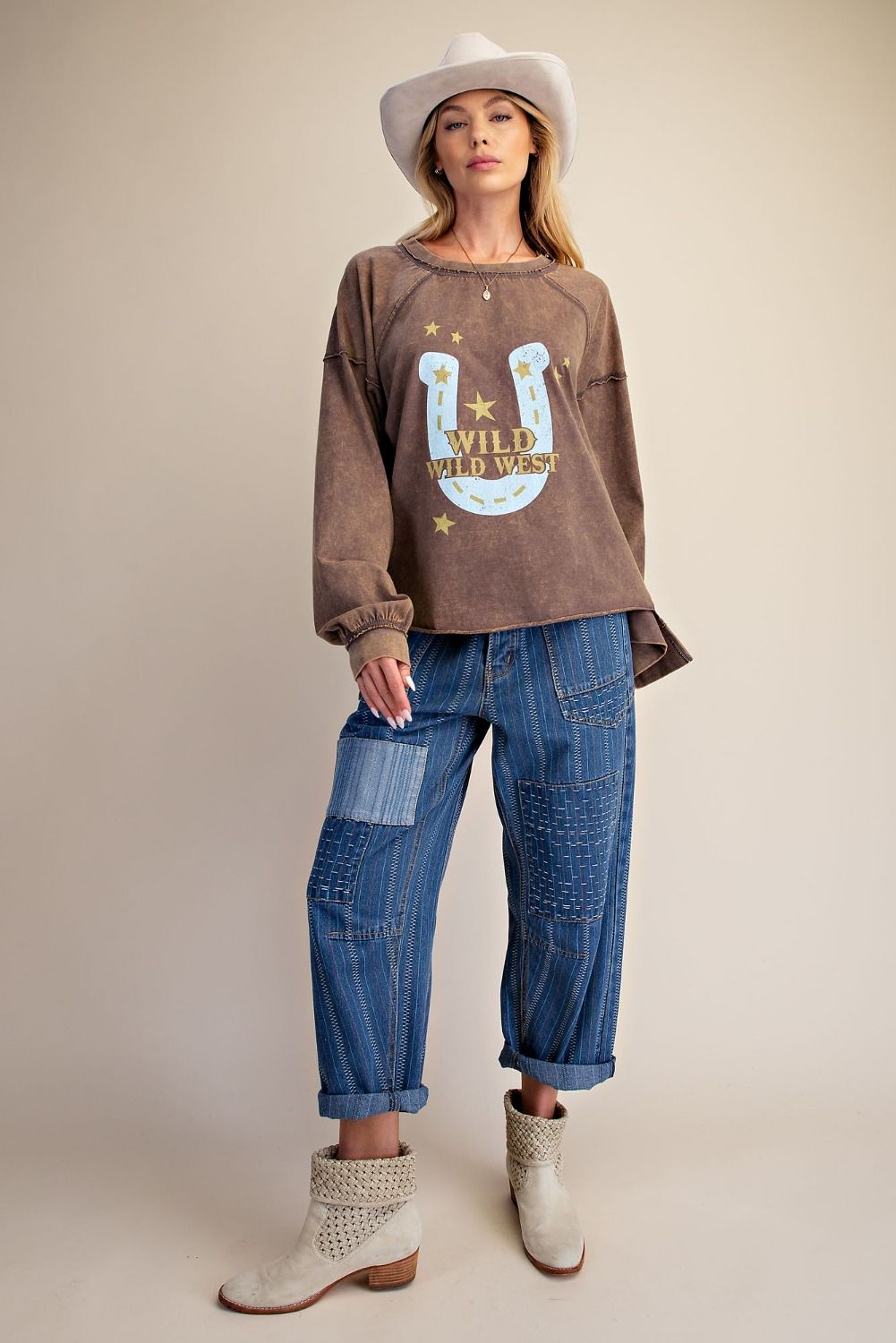 HORSESHOE GRAPHIC WASHED TOP
