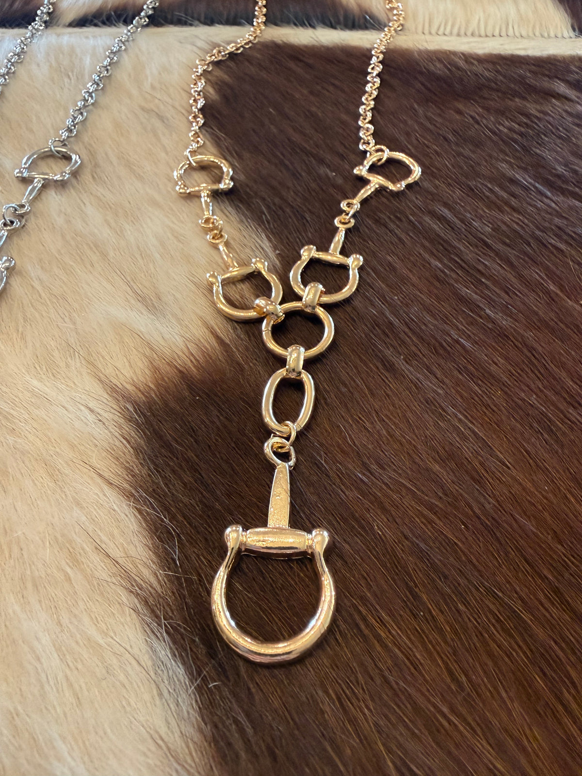 Jilly Necklace