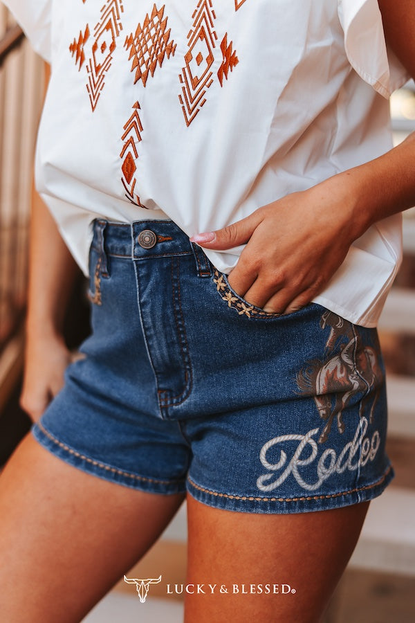 MID WASH RODEO BUCK-STITCH PRINTED STRETCH DENIM SHORTS (3inch inseam)