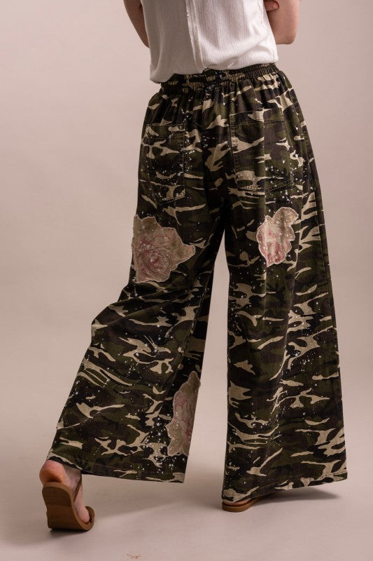FLOWER PATCHWORK CAMO PRINT WIDE LEG PANTS