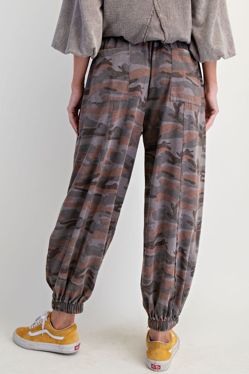 CAMOUFLAGE PRINT WASHED PANTS