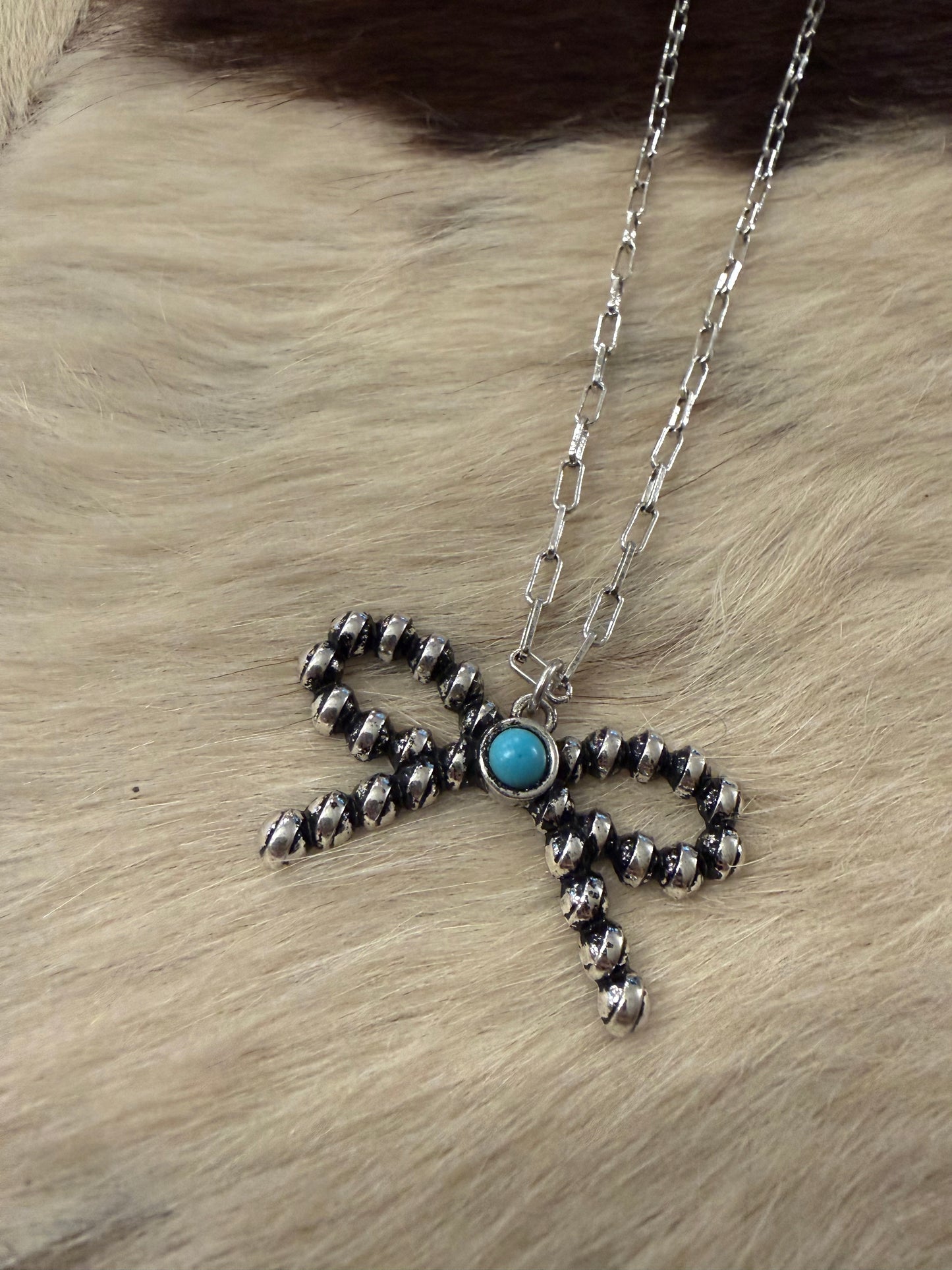 Bow Bee Necklace