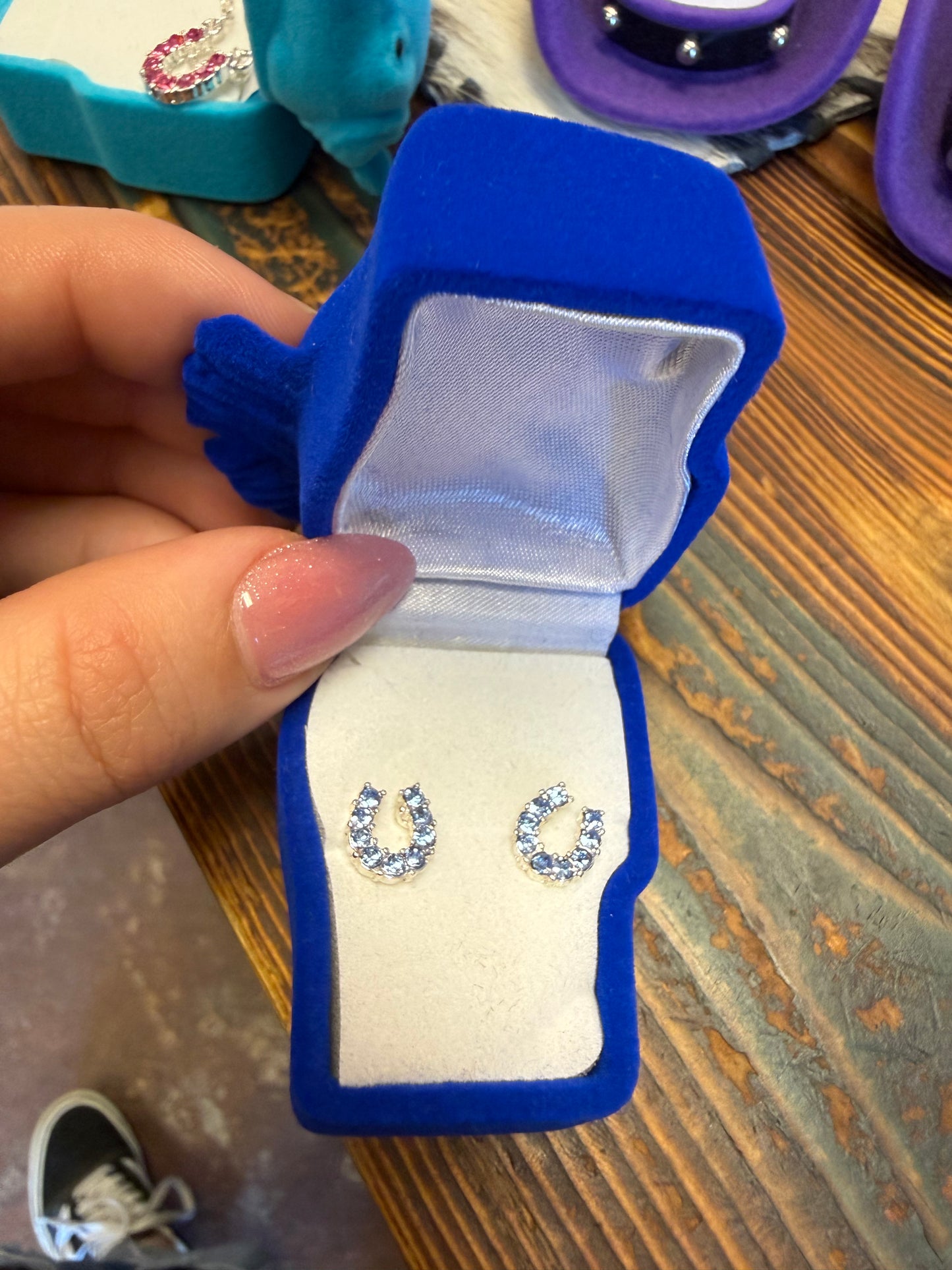AWST Rhinestone Horseshoe Studs