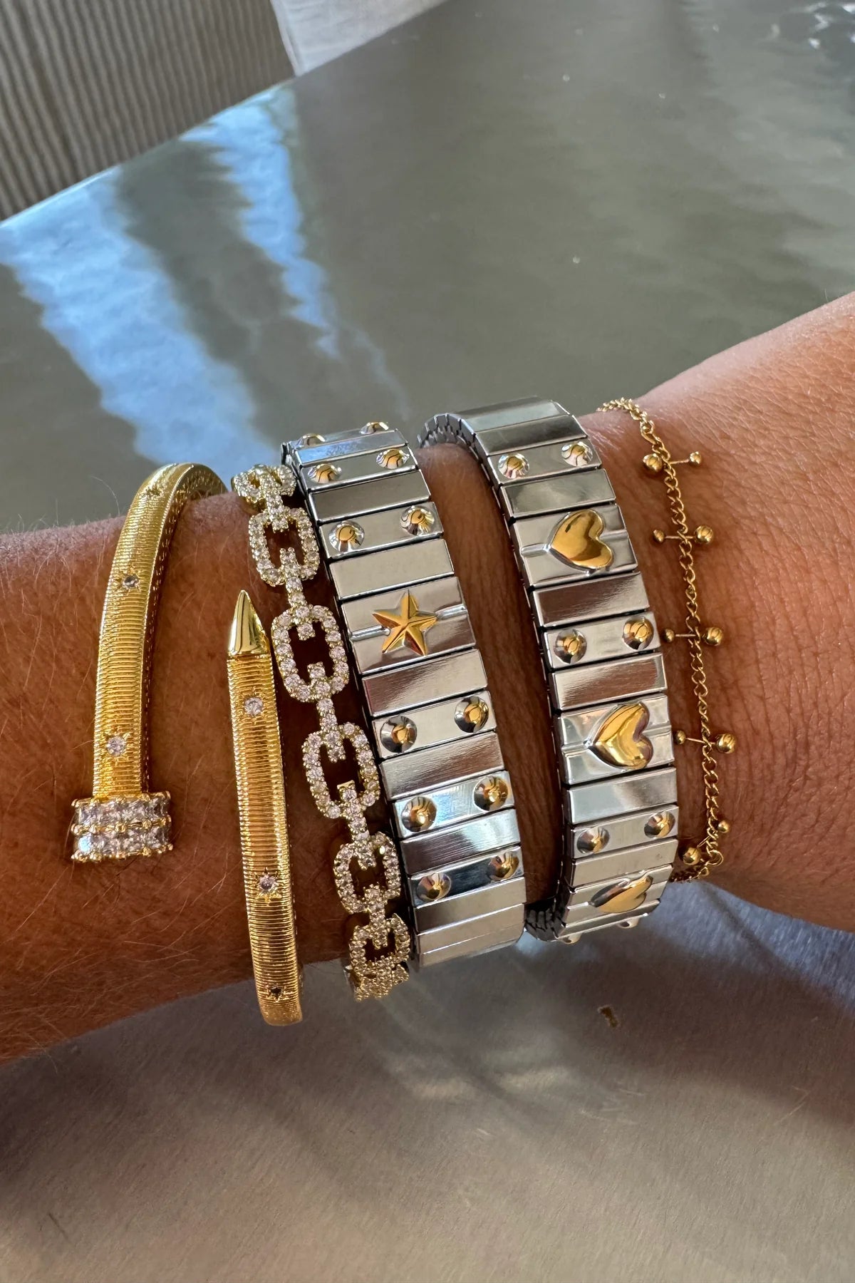 GOLDEN SPARK BANGLE
