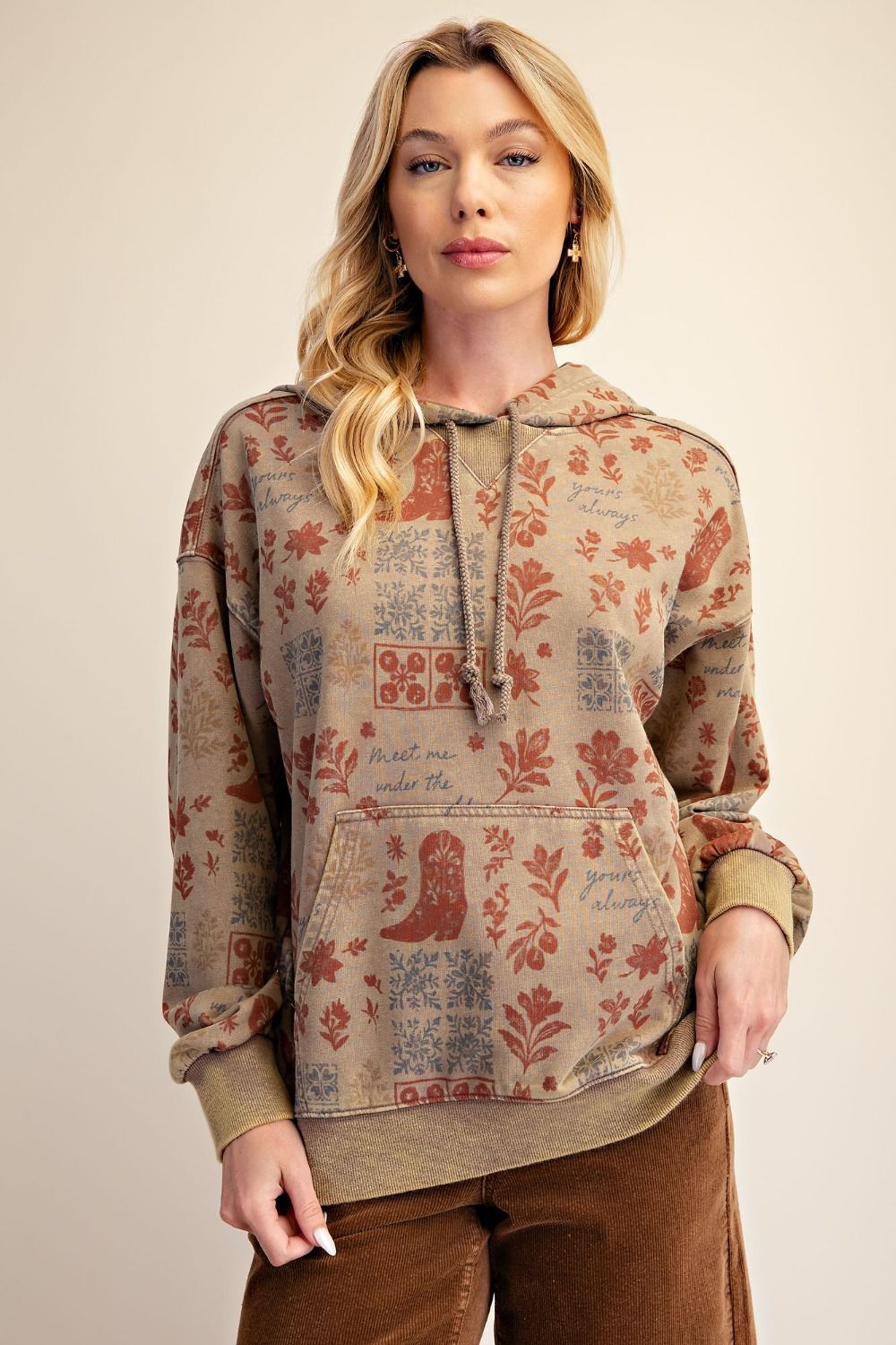 PRINTED WASHED TERRY HOODED PULLOVER