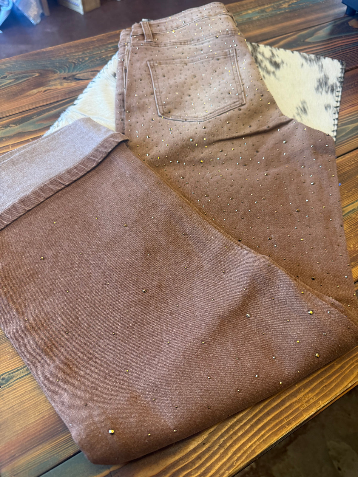 BROWN IRIDESCENT RHINESTONE CUFFED BOYFRIEND HIGH RISE
JEANS (28IN INSEAM)