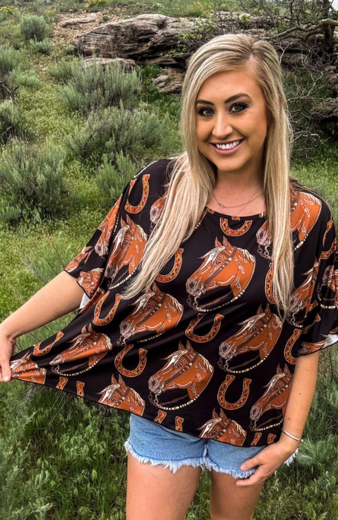 The Lucky Horse Shoe Top